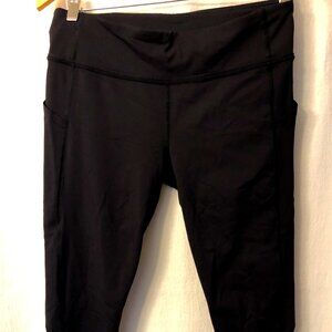 Lululemon Cropped Leggingss: Size 4